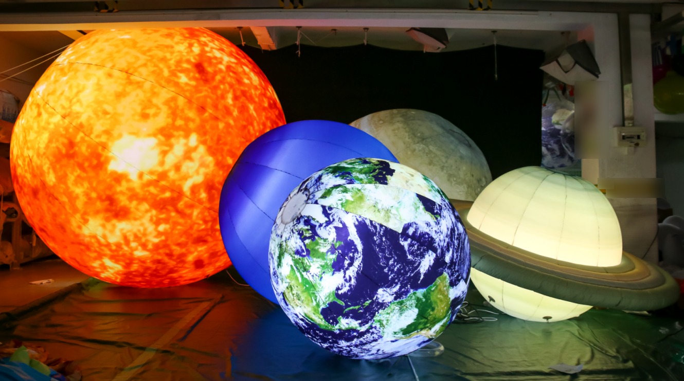 Giove Gonfiabile Gigante Illuminato