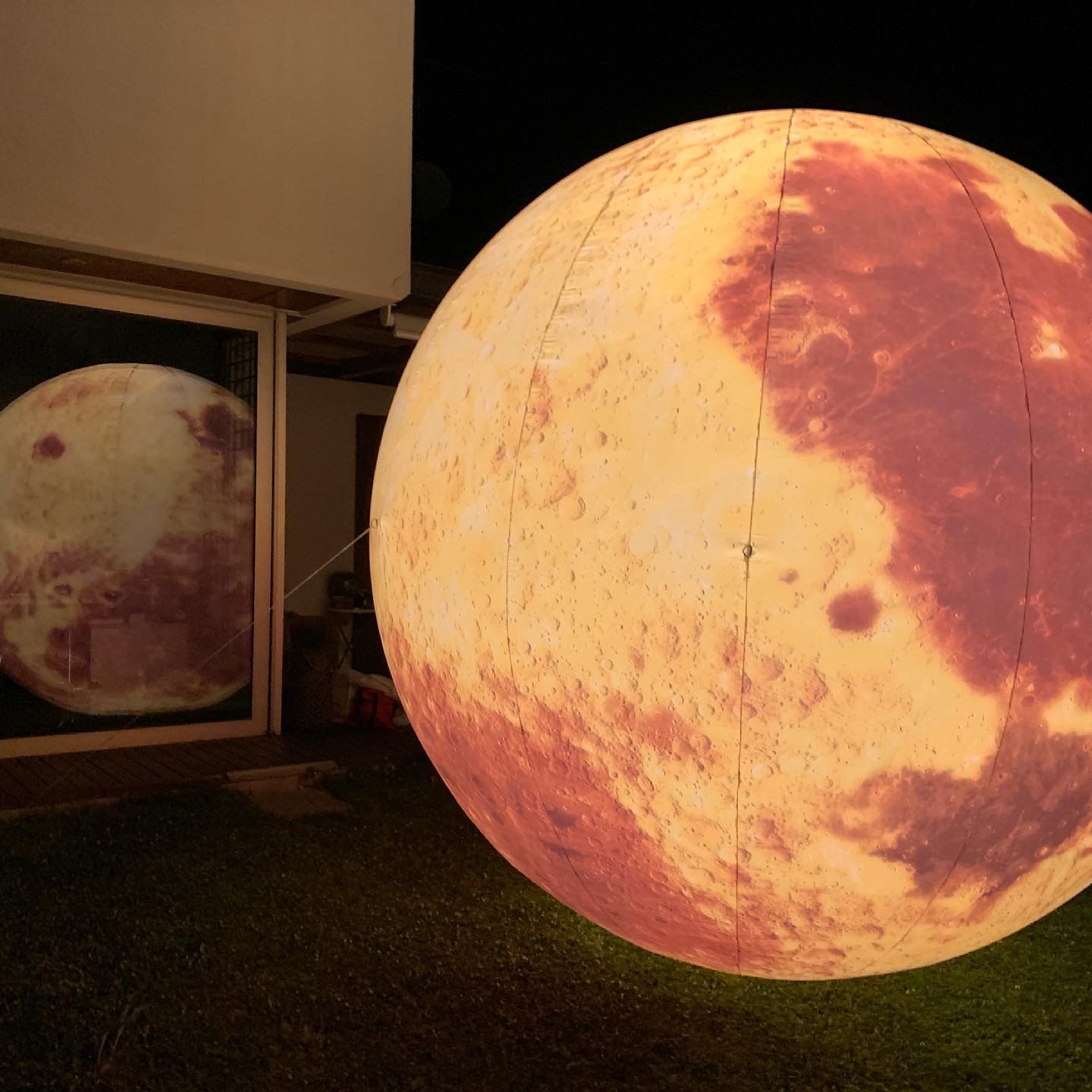 Luna Gonfiabile Gigante Illuminata