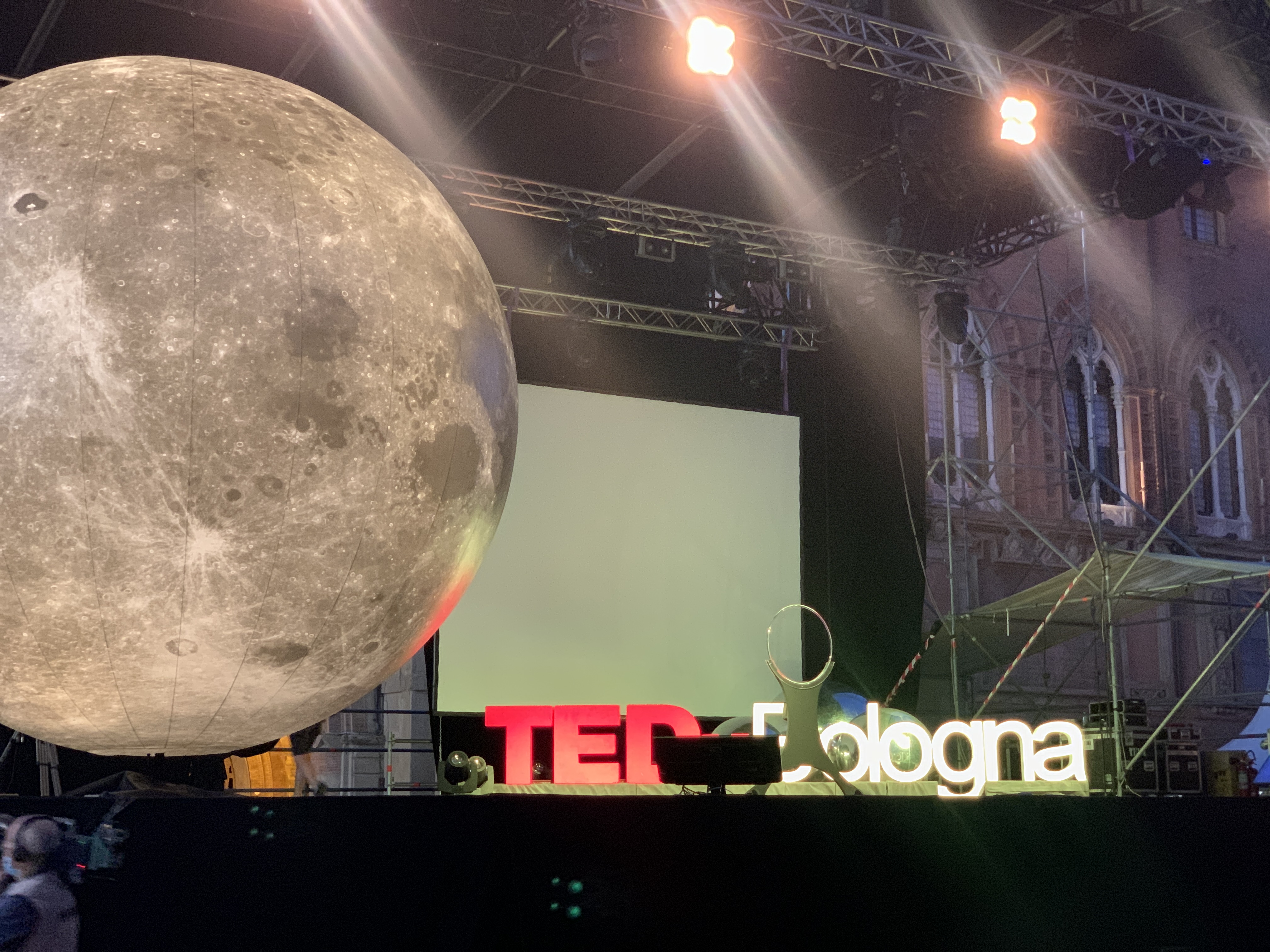 Terra Gonfiabile Gigante Illuminata