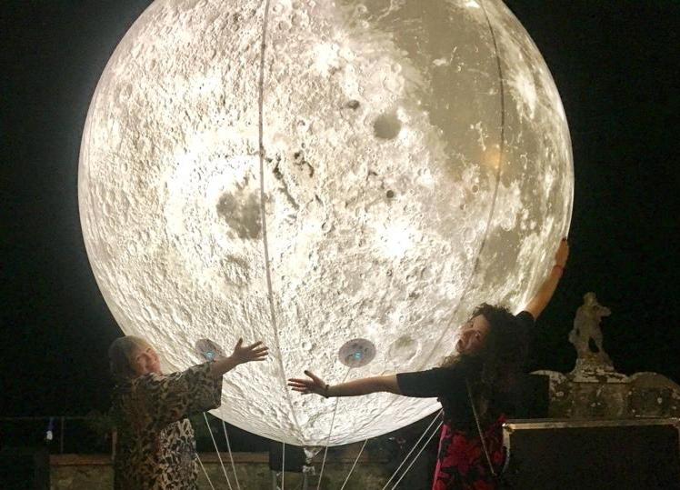 Sole Gonfiabile Gigante Illuminato